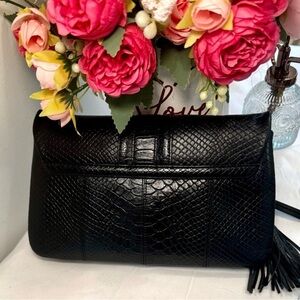 Elegant Black Textured Snake Skin Metro City Crossbody W/ Tassel
